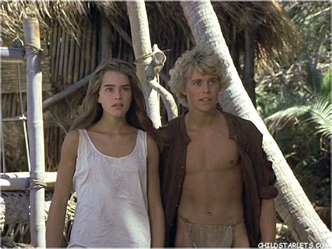 the blue lagoon brooke shields nude|Brooke Shields, Christopher Atkins recall uncomfortable naked。